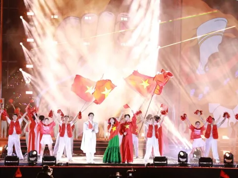 "Việt Nam trong tôi" quyên góp 4,2 tỷ đồng cho đồng bào miền Trung bị lũ lụt