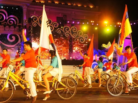 Miền Trung: Rộn ràng lễ hội văn hóa, du lịch trong dịp nghỉ lễ Quốc khánh 2/9