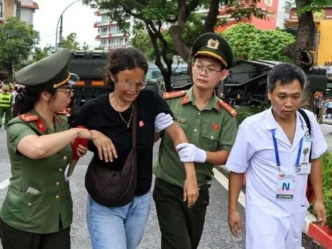 Kịp thời hỗ trợ người nước ngoài bị ngất khi xem sơ duyệt A80