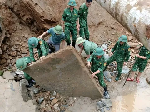 49 vị trí ách tắc, ngập nước trên đường bộ sẽ thông xe trong tối nay