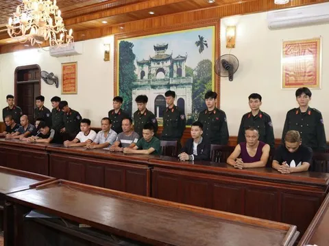 Triệt phá sới bạc tổ chức như "boong ke" trong trang trại