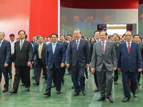 Chùm ảnh: Lãnh đạo Đảng, Nhà nước tham quan Triển lãm '80 năm hành trình Độc lập - Tự do - Hạnh phúc'