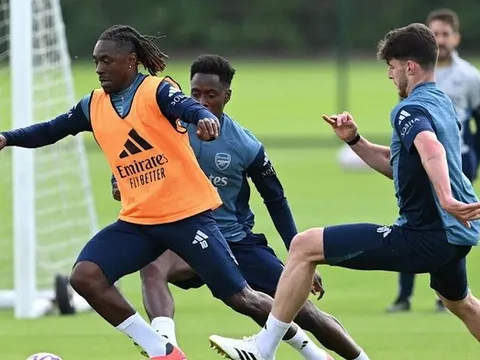 Arsenal nhận cả tin vui lẫn buồn trước đại chiến với Liverpool