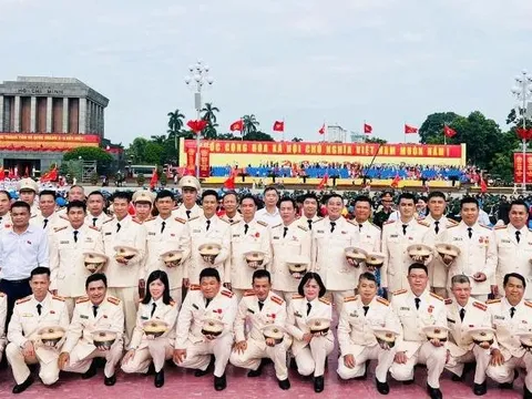 Công an Hà Nội tri ân người có công tại buổi tổng duyệt Lễ diễu binh A80