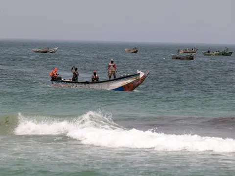 Nguyên nhân con thuyền lật úp ngoài khơi Đại Tây Dương khiến gần 70 người thiệt mạng