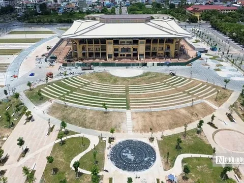 Cận cảnh dự án quảng trường gần 200 tỷ đồng ở Huế trước ngày khánh thành