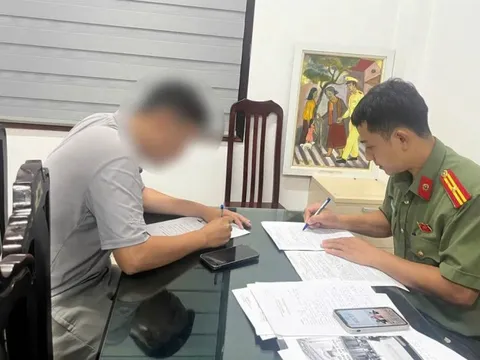 Đưa tin sai sự thật việc phát vé tại Nhà hát lớn Hà Nội, người đàn ông bị xử lý