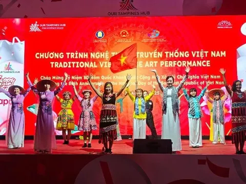 Kỷ niệm Quốc khánh: Kiều bào Singapore hòa nhịp cùng giai điệu quê hương