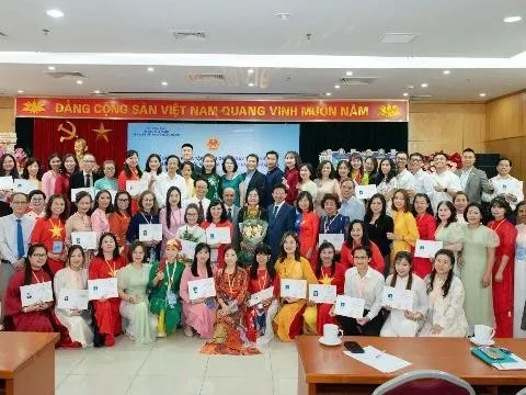 Bế mạc Khóa tập huấn giảng dạy tiếng Việt cho giáo viên người Việt Nam ở nước ngoài năm 2025