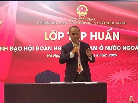 Khai mạc lớp tập huấn đầu tiên cho lãnh đạo hội đoàn người Việt Nam ở nước ngoài