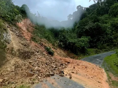 Bão số 6: Bộ Xây dựng yêu cầu trực 24/24, kiên quyết cấm đường tại vị trí nguy hiểm