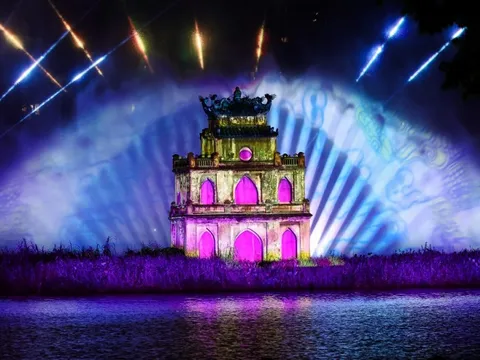 Nghệ thuật 3D Mapping thắp sáng “trái tim Thủ đô” mừng 80 năm Quốc khánh