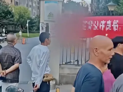 Phát hiện chồng ngoại tình với bạn thân, vợ có hành động gây sốc