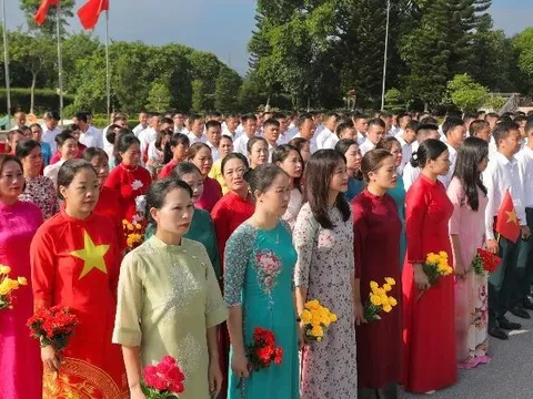 Vẻ đẹp của các nữ quân nhân phòng không – không quân trong Lễ diễu binh, diễu hành A80