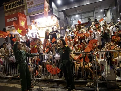 Chùm ảnh: Một "đêm trắng” hân hoan đón chờ Đại lễ A80 của dân tộc