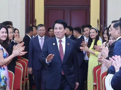 Chủ tịch nước gặp gỡ đại diện cộng đồng người Việt tại Trung Quốc