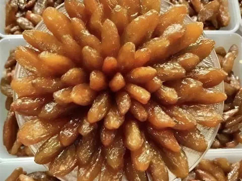 2 loại quả ít "ngậm" thuốc trừ sâu nhất chợ, cái số 1 ở quê rụng đầy gốc