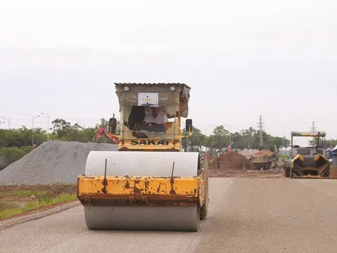 Nhộn nhịp trên công trường các công trình giao thông trọng điểm