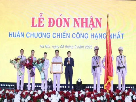 Hải quan Việt Nam đón nhận Huân chương Chiến công hạng Nhất