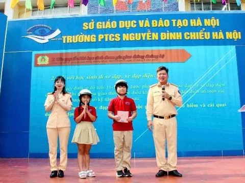 Lan toả văn hoá giao thông đến hơn 1.700 học sinh trường TPCS Nguyễn Đình Chiểu