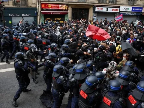 Pháp: Hàng trăm người bị bắt giữ trong cuộc biểu tình “Chặn mọi thứ”