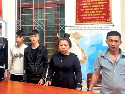 Tạm giữ "nữ quái" 9X cùng đồng bọn dùng mã tấu tấn công người đi đường