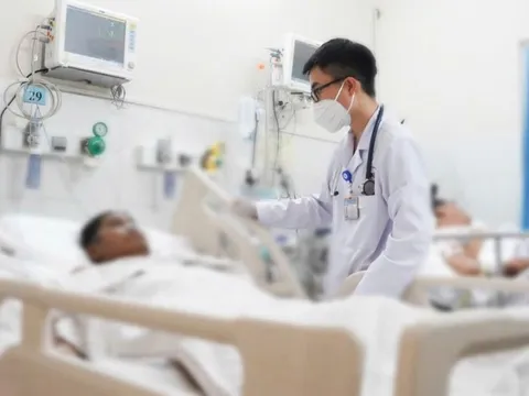 Đi làm ruộng về, người đàn ông 50 tuổi phải nhập viện vì chân trái bất ngờ sưng đau, tím tái