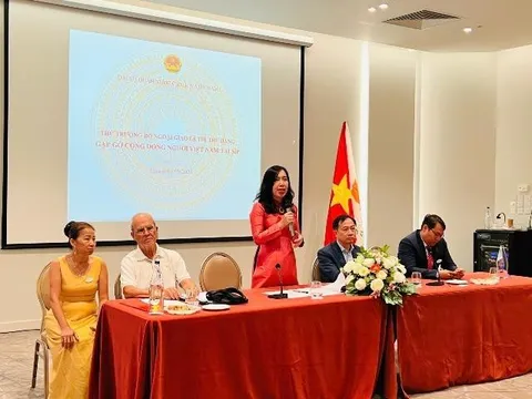 Thứ trưởng Bộ Ngoại giao Lê Thị Thu Hằng thăm cộng đồng người Việt tại Cộng hòa Síp