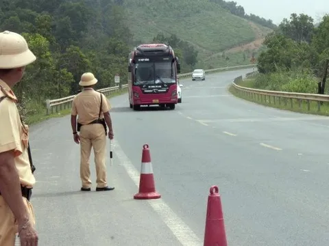 Xử lý nhiều tài xế chạy quá tốc độ trên tuyến Hòa Lạc – Hòa Bình