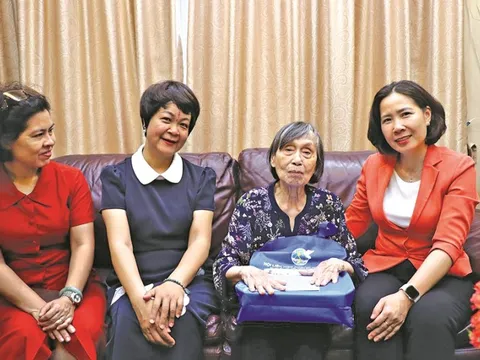 Trao yêu thương, nhận hạnh phúc