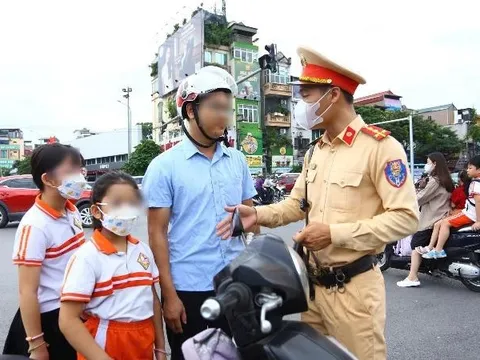 Công an TP Hà Nội mở cao điểm xử lý phụ huynh, học sinh vi phạm giao thông