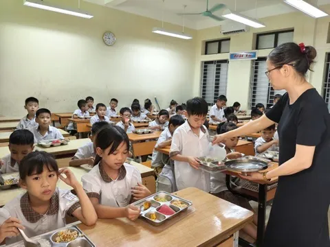 Suất ăn bán trú của học sinh xã Đoài Phương đảm bảo ngon, sạch, an toàn
