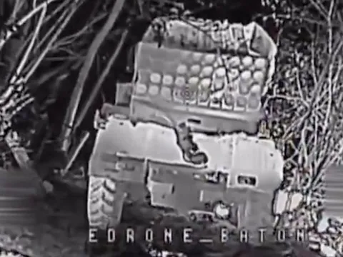 Black Raven của Ukraine tấn công, pháo phản lực Grad của Nga bị phá huỷ