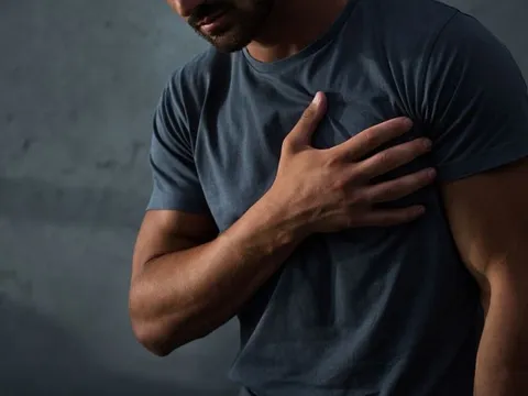 Người đàn ông qua đời chỉ vài phút sau khi xin sếp nghỉ ốm