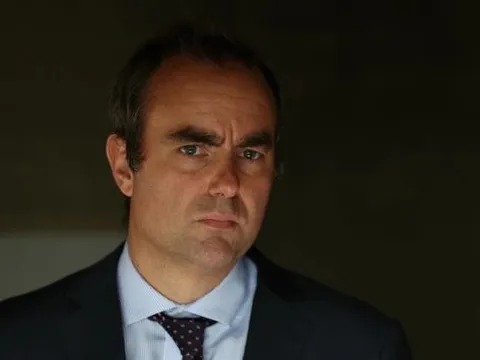 Pháp có Thủ tướng mới