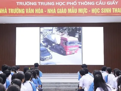 CSGT Hà Nội tuyên truyền an toàn giao thông cho hơn 5.500 học sinh, giáo viên ba cấp học
