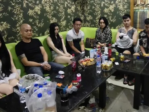 Bắt giữ quản lý quán karaoke cùng nhóm đối tượng