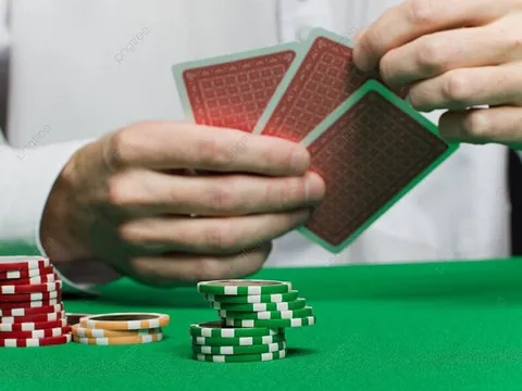 Đề nghị kiểm tra, rà soát việc cấp giấy phép hộ kinh doanh “Dịch vụ trò chơi trí tuệ Dragon Poker” tại khách sạn Grand Plaza