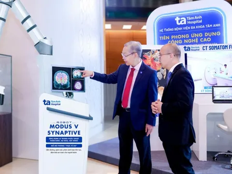 Các "siêu" Robot AI được giới thiệu tại triển lãm thành tựu y tế nổi bật ở Nhà Quốc hội