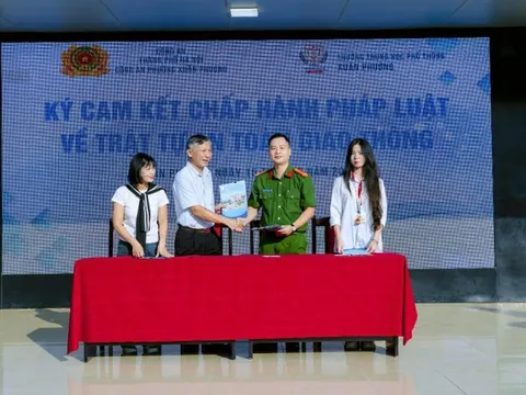 Tuyên truyền pháp luật giao thông đến học sinh Xuân Phương