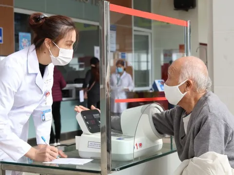 Miễn viện phí: Lộ trình vì dân