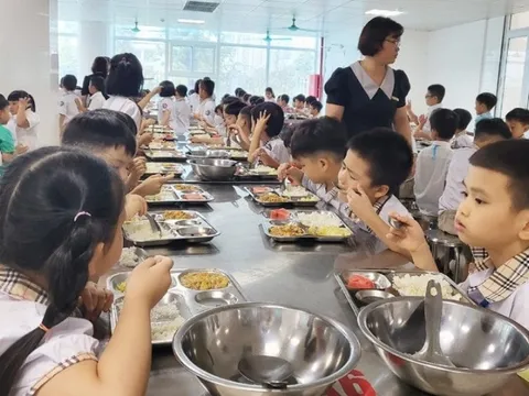 Hà Nội yêu cầu tăng cường công tác bảo đảm an toàn thực phẩm năm học 2025 - 2026