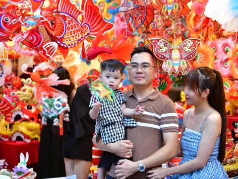 Phố Hàng Mã rực rỡ sắc màu Trung thu