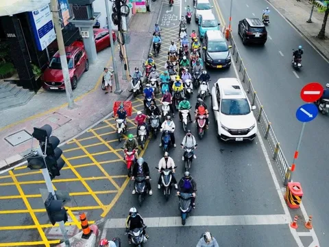 Tp.HCM tiếp tục mở rộng làn đường rẽ phải liên tục, giảm ùn tắc giao thông