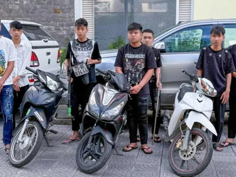 Bắt nhóm thiếu niên táo tợn chặn đường đánh người cướp của trong đêm