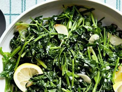 Loại rau được đánh giá "tốt bậc nhất thế giới", hoá ra là rau quen thuộc ở Việt Nam, ở quê mọc um tùm như cỏ