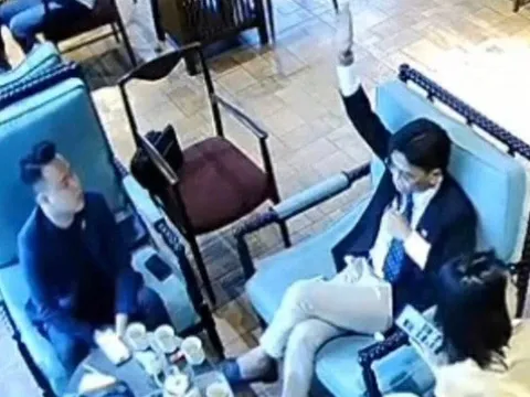 Bắt khẩn cấp thanh niên đánh người "sau cái chỉ tay của tổng tài"