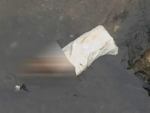 Điều tra vụ bé gái tử vong trong bao tải, vứt dưới mương nước