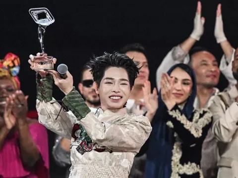 Thủ tướng gửi thư biểu dương thành tích xuất sắc của ca sĩ Đức Phúc