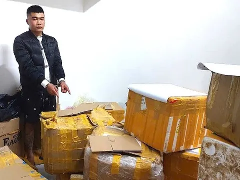 Nổ súng thị uy trên phố, nam thanh niên bị phát hiện lô vũ khí "khủng"